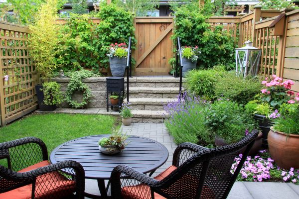 Small Yard Landscaping in Eau Claire