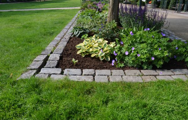 Flower Bed Mulching in Eau Claire